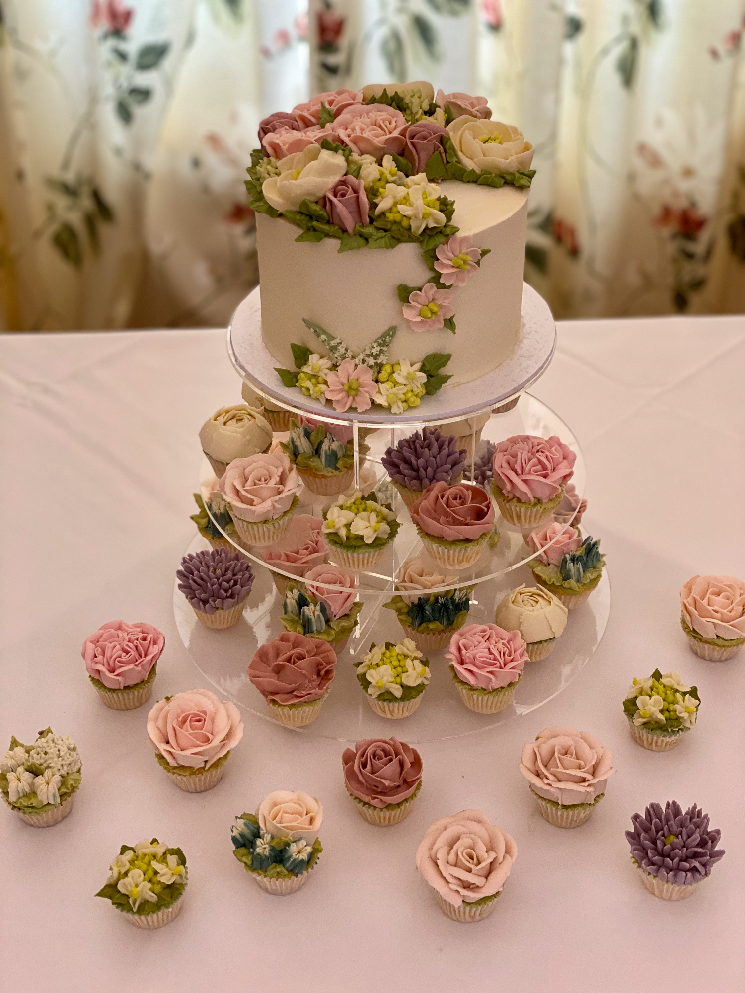 Floral Wedding Cake by Cakes by the Bunch in Abingdon Oxfordshire