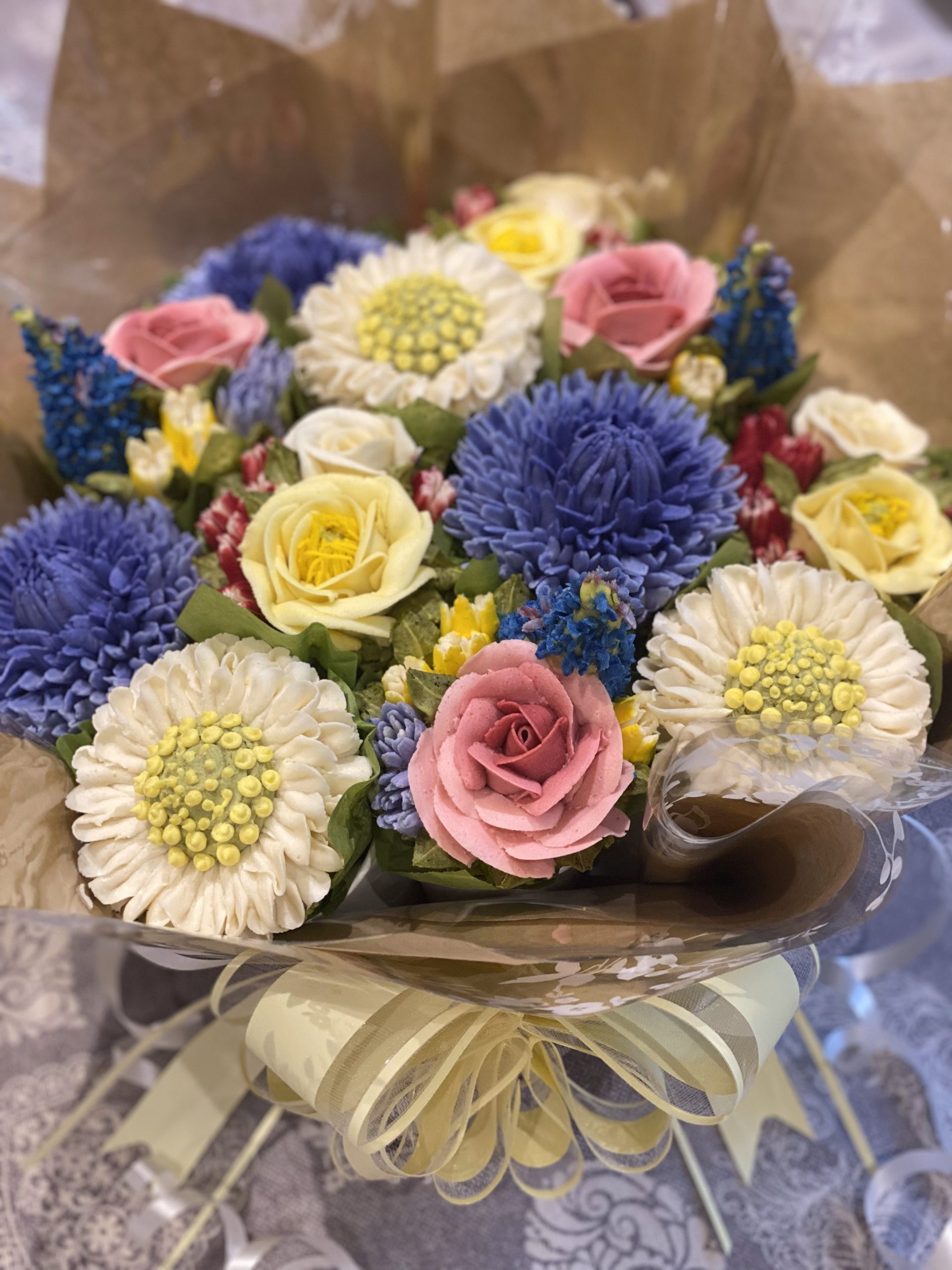 12 cupcake floral bouquet